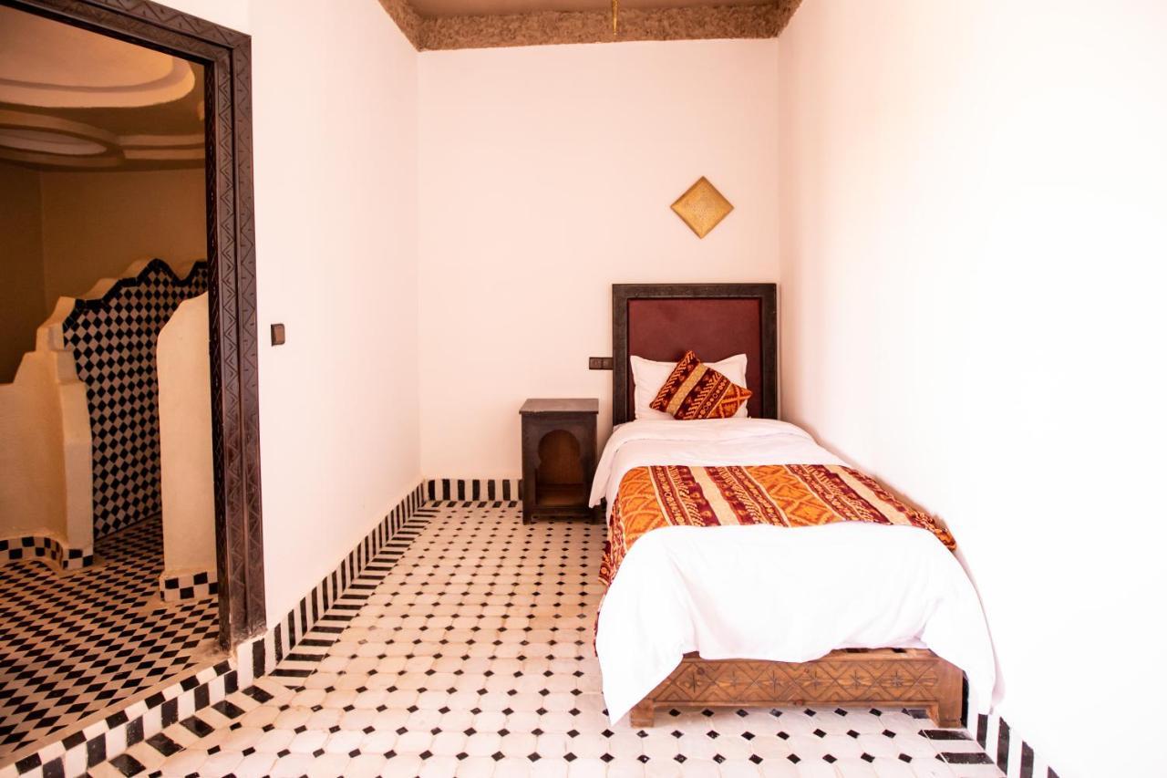 Riad Merzouga Dunes Bagian luar foto