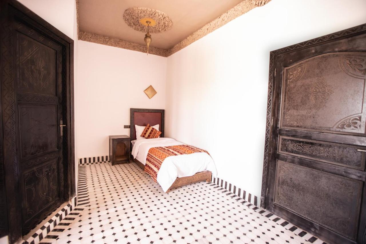 Riad Merzouga Dunes Bagian luar foto